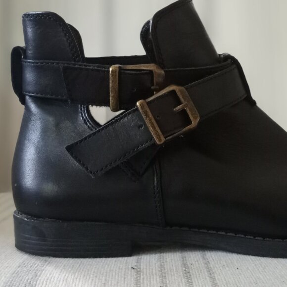 'Bella~Vita' Black Leather Boot Size 6.5M EUC - Picture 3 of 16